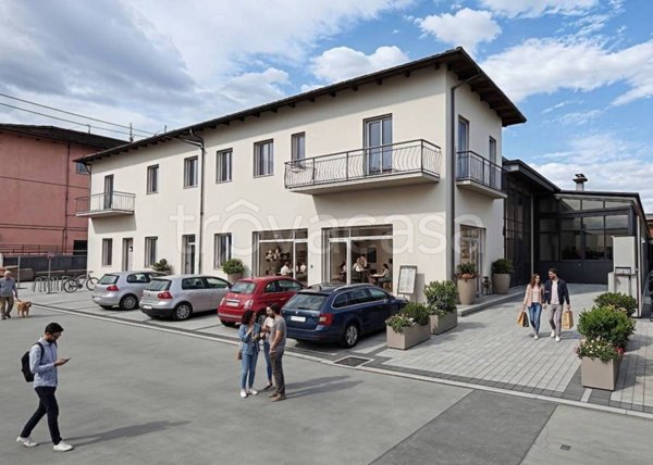 locale commerciale in vendita a Pistoia