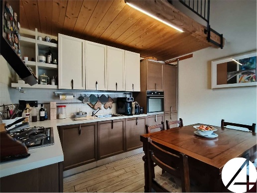 casa indipendente in vendita a Pistoia