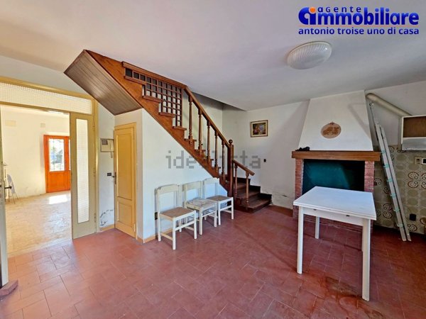 casa indipendente in vendita a Pistoia in zona Spazzavento