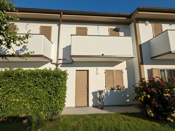 casa indipendente in vendita a Pistoia in zona Baggio