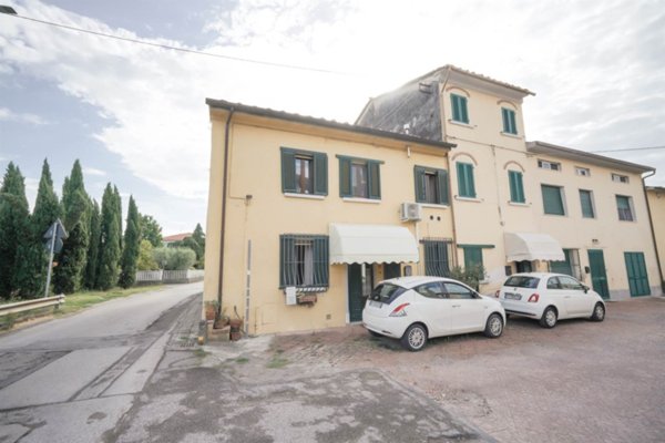 casa indipendente in vendita a Pistoia in zona Bottegone