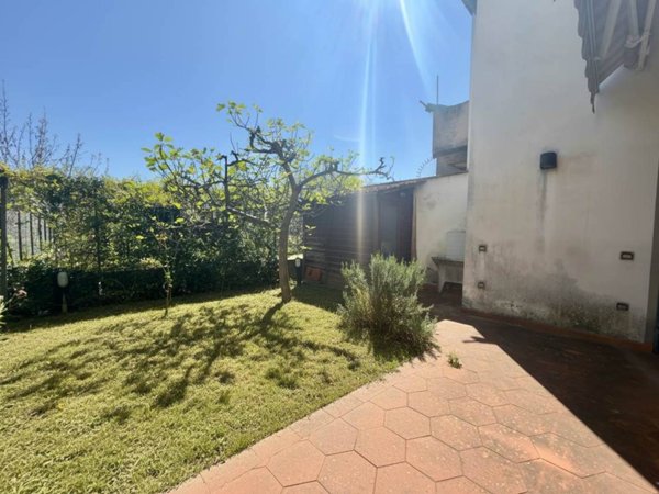 casa indipendente in vendita a Pistoia in zona Centro Città