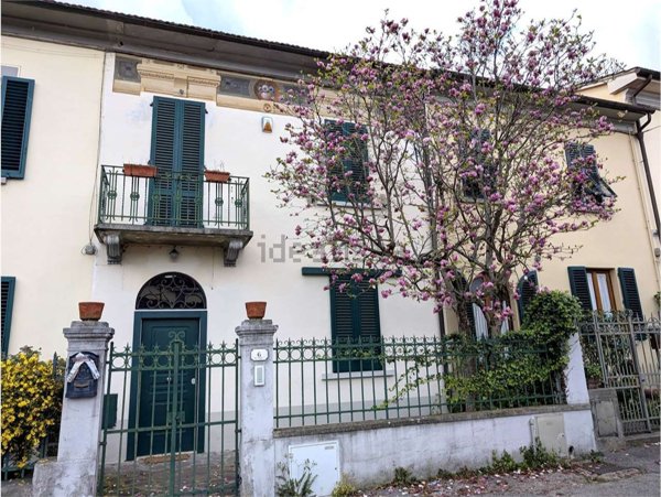 casa indipendente in vendita a Pistoia in zona Centro Città