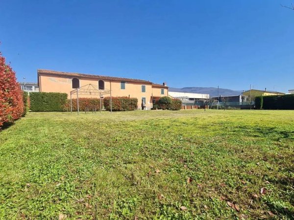 casa indipendente in vendita a Pistoia