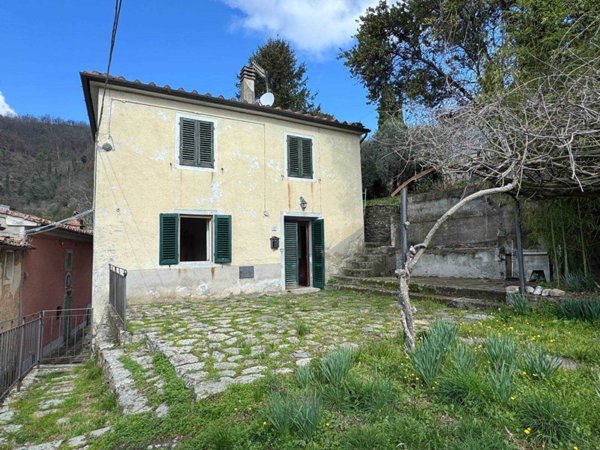 casa indipendente in vendita a Pistoia