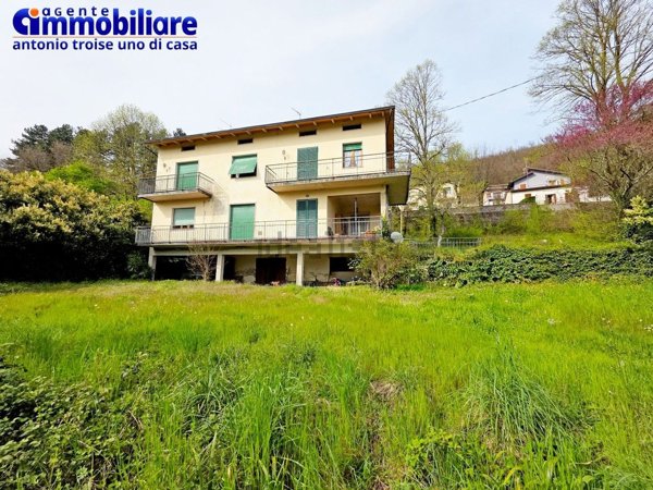 casa indipendente in vendita a Pistoia in zona Cireglio