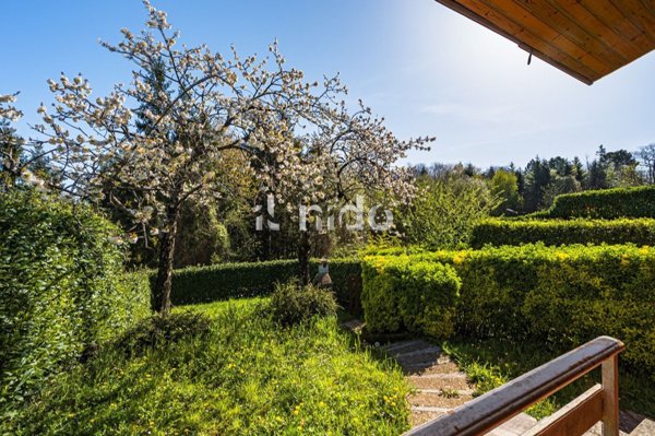 casa indipendente in vendita a Pistoia in zona Campiglio