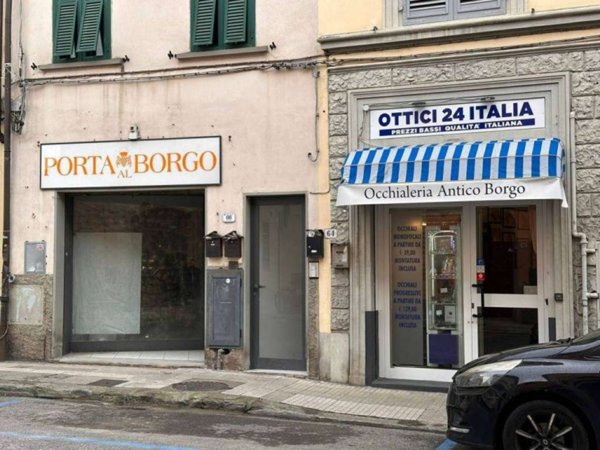 negozio in vendita a Pistoia in zona Centro Città