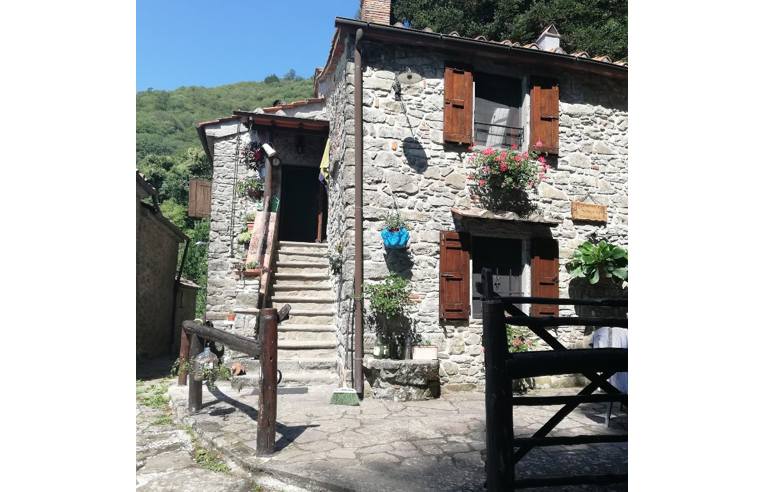 casa indipendente in vendita a Pistoia in zona Sammommè