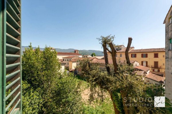 appartamento in vendita a Pistoia in zona Centro Città