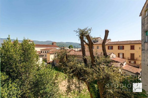 appartamento in vendita a Pistoia in zona Centro Città