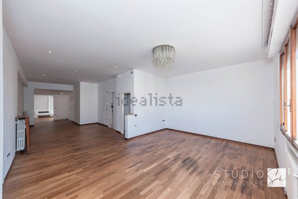 appartamento in vendita a Pistoia in zona Centro Città