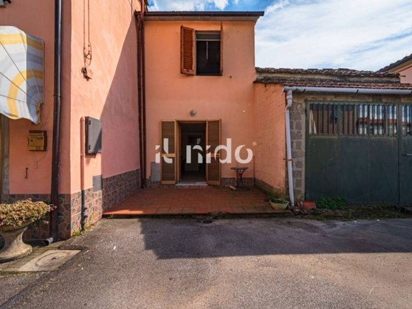 casa indipendente in vendita a Pistoia