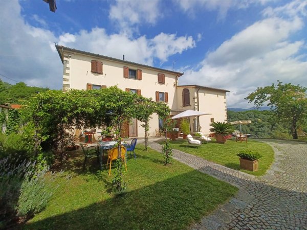 casa indipendente in vendita a Pistoia in zona San Felice