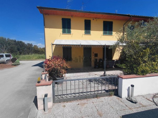 appartamento in vendita a Pistoia in zona Pontelungo