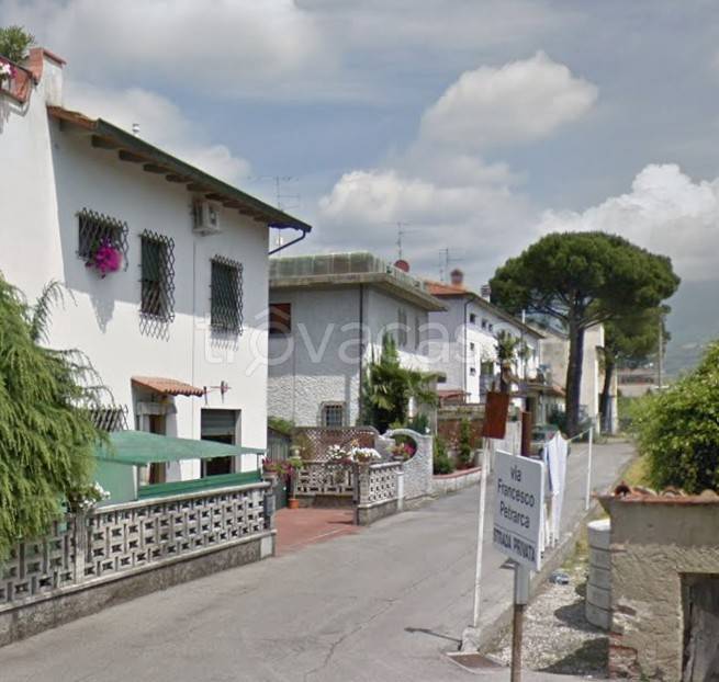 casa indipendente in vendita a Pistoia