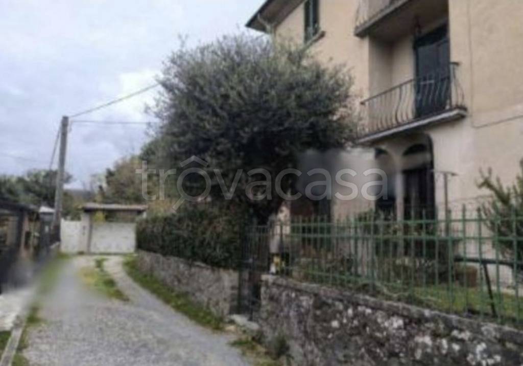 appartamento in vendita a Pistoia in zona Sammommè