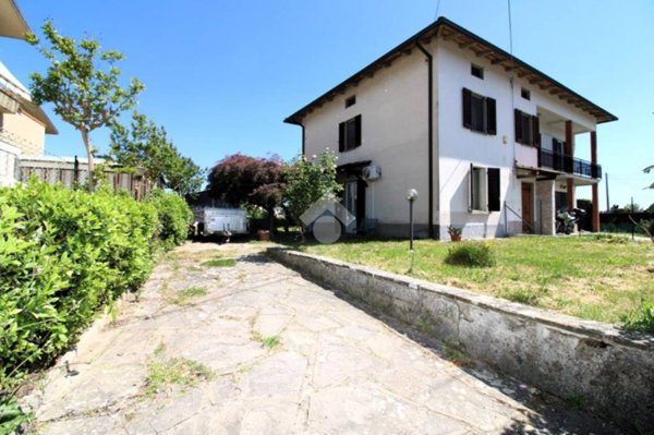 casa indipendente in vendita a Pistoia in zona Centro Città
