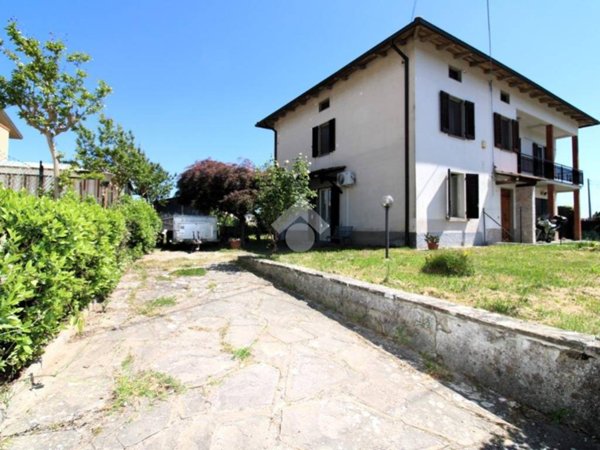 casa indipendente in vendita a Pistoia