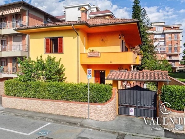 casa indipendente in vendita a Pistoia