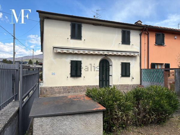 casa indipendente in vendita a Pistoia