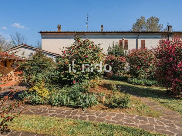 casa indipendente in vendita a Pistoia in zona Stadio