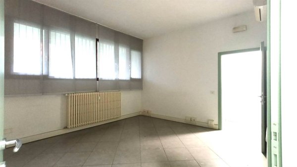 ufficio in vendita a Pistoia