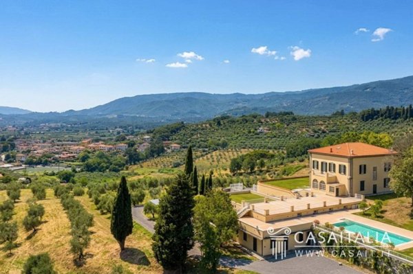 villa in vendita a Pistoia in zona Centro Città