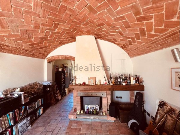 casa indipendente in vendita a Pistoia in zona Bottegone