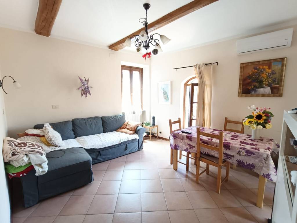 casa indipendente in vendita a Pistoia in zona Centro Città