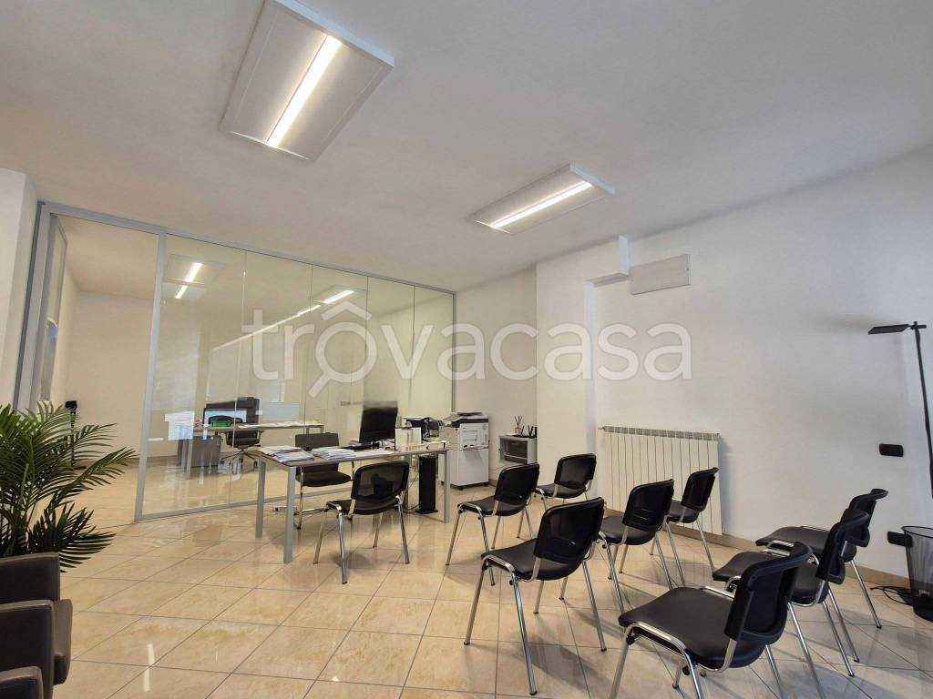 negozio in vendita a Pistoia in zona Centro Città