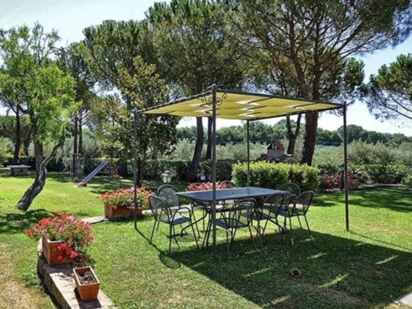 casa indipendente in vendita a Pistoia in zona Centro Città