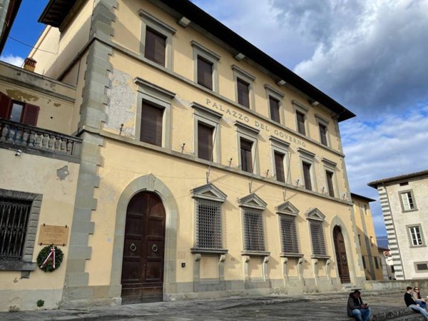 intera palazzina in vendita a Pistoia in zona Centro Città