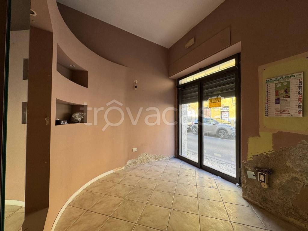 negozio in vendita a Pistoia in zona Centro Città