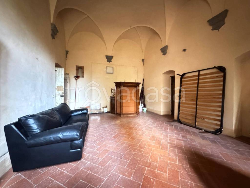 ufficio in vendita a Pistoia in zona Centro Città