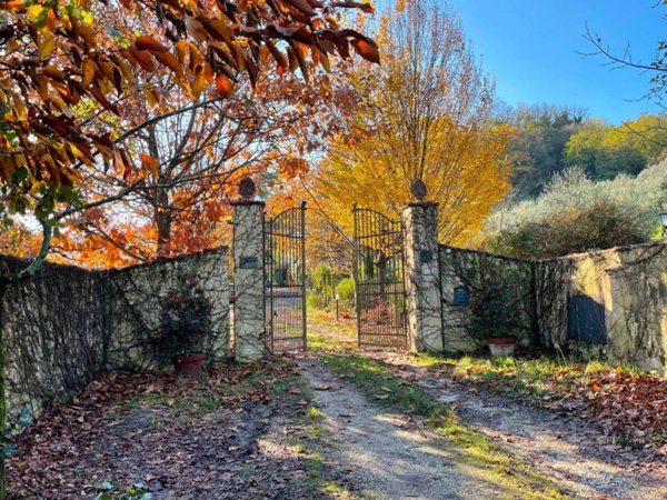 casa indipendente in vendita a Pistoia in zona Spazzavento