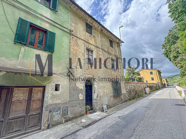 casa indipendente in vendita a Pistoia in zona San Felice