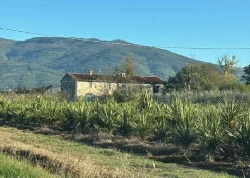 casa indipendente in vendita a Pistoia in zona Acqualunga