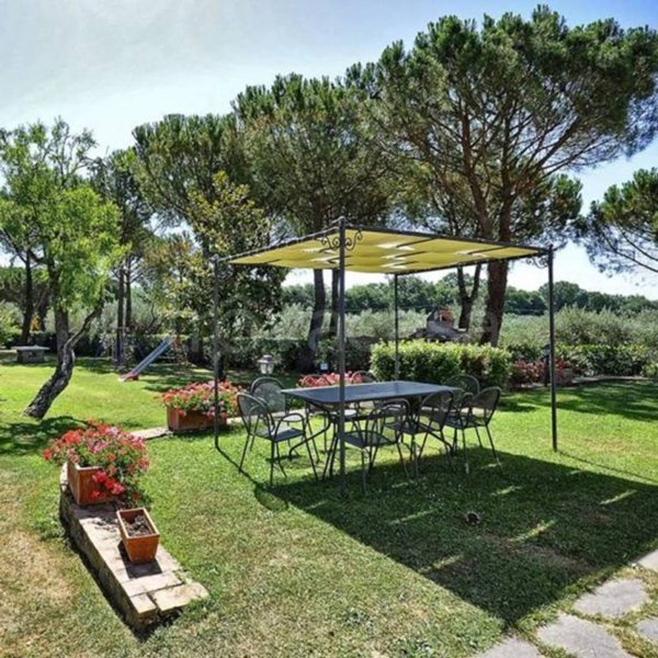 casa indipendente in vendita a Pistoia in zona Centro Città