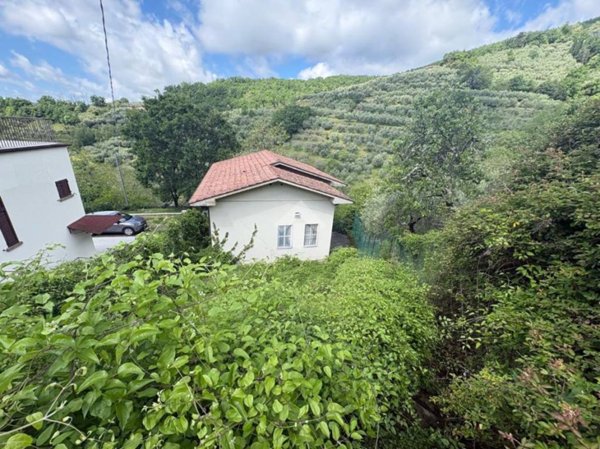 casa indipendente in vendita a Pistoia in zona Baggio