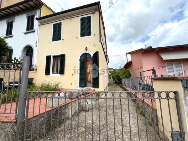 casa indipendente in vendita a Pistoia