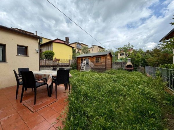 casa indipendente in vendita a Pistoia in zona Stadio