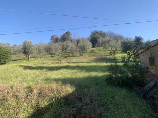 casa indipendente in vendita a Pistoia in zona Valdibrana