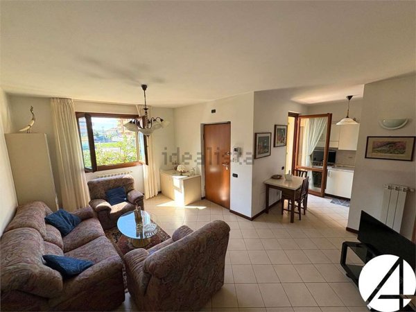 casa indipendente in vendita a Pistoia in zona Bottegone