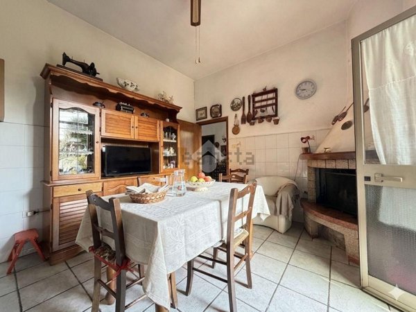 casa indipendente in vendita a Pistoia in zona Stadio