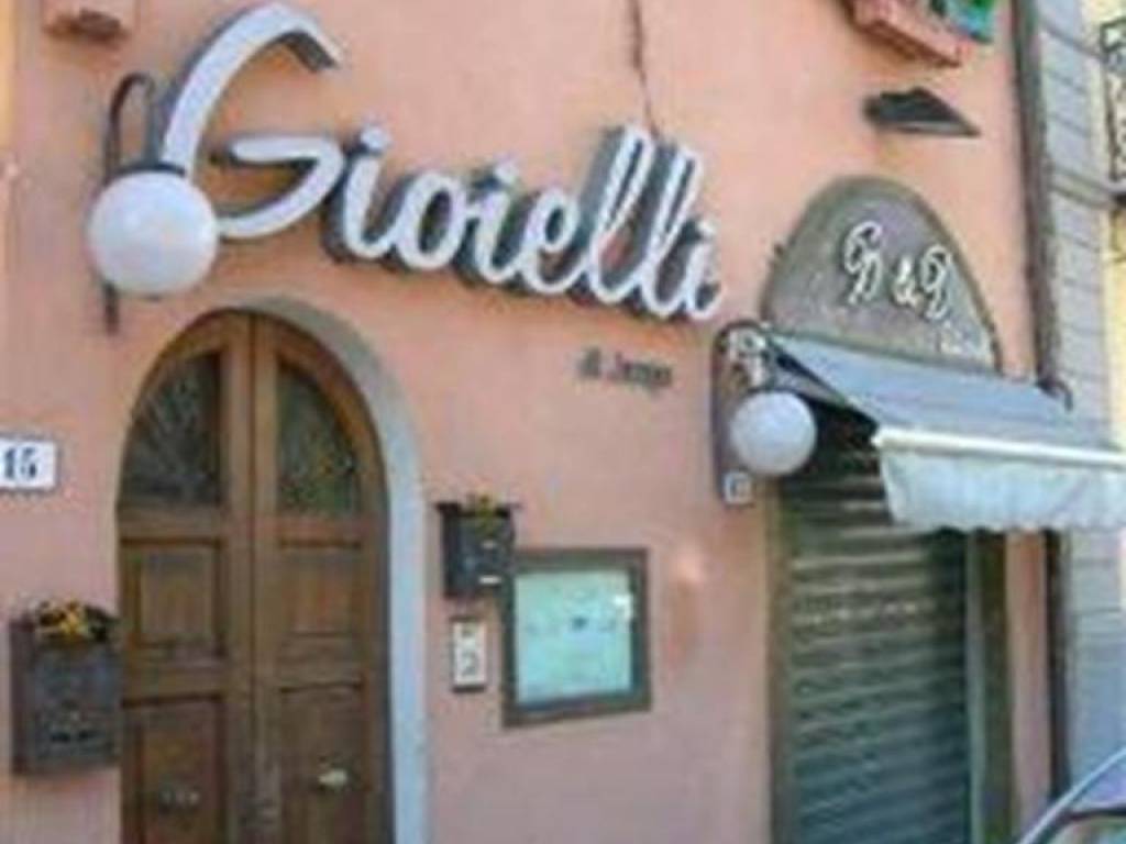 negozio in vendita a Pistoia