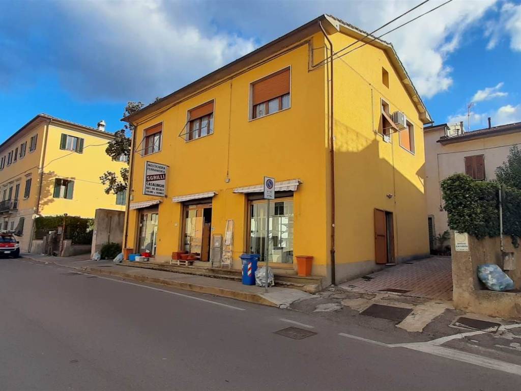 negozio in vendita a Pistoia in zona San Felice