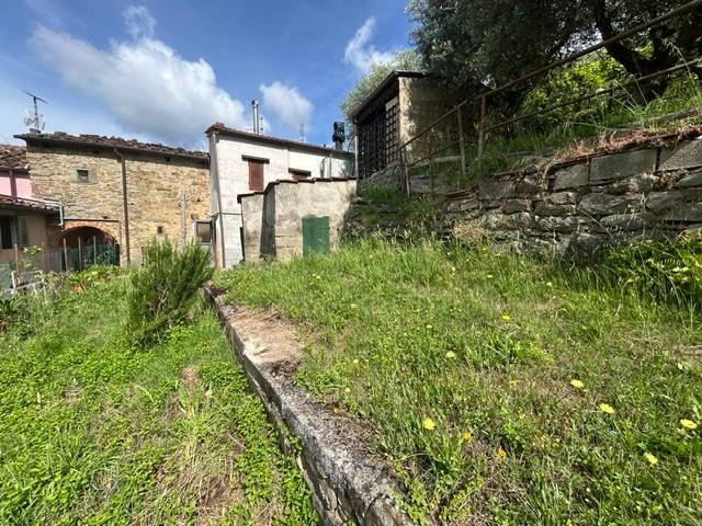 casa indipendente in vendita a Pistoia in zona Santomoro