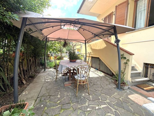 casa indipendente in vendita a Pistoia in zona Centro Città