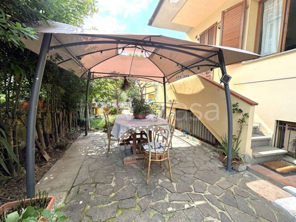 casa indipendente in vendita a Pistoia in zona Centro Città